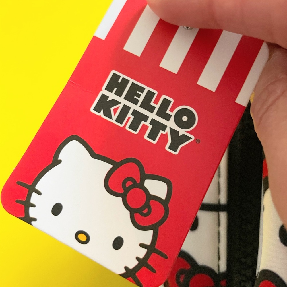 Hello Kitty backpack - brand new with tags - Picture 2 of 4